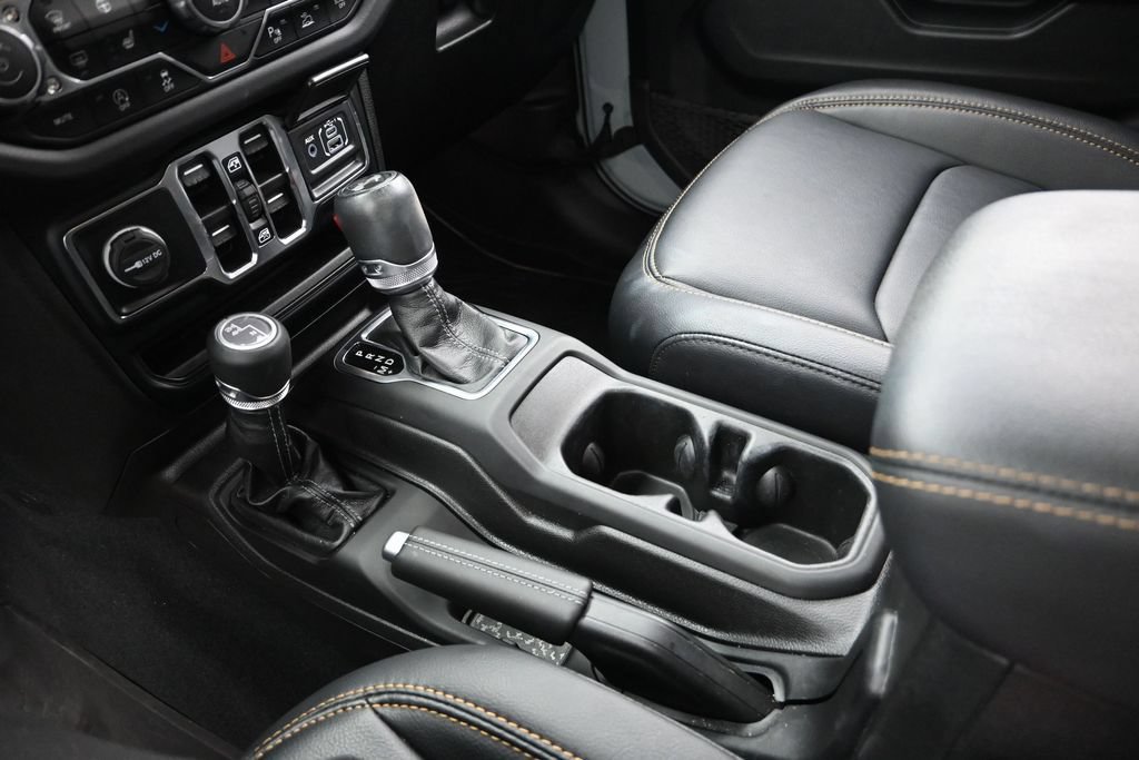 Used 2024 Jeep Wrangler Unlimited Sahara w/ Safety Group AWD/4WD image 16