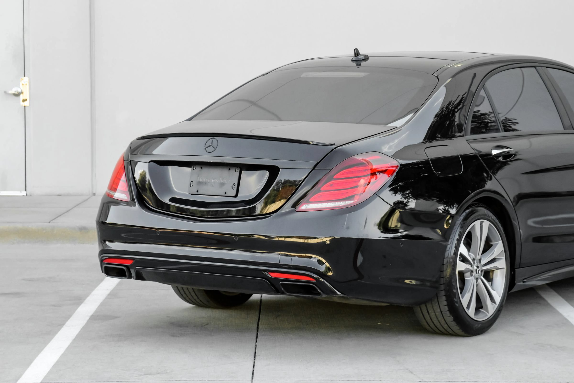 Used 2016 Mercedes-Benz S 550 4MATIC Sedan w/ Sport Package image 5
