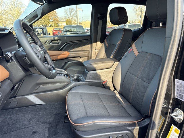 Used 2025 GMC Canyon AT4 w/ Nightfall Edition image 23