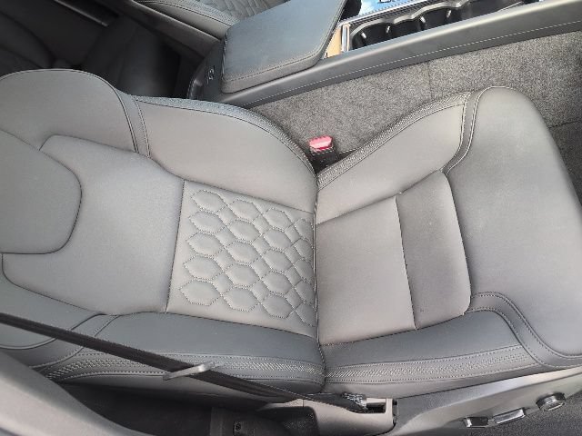 Used 2026 Volvo XC60 B5 Plus AWD/4WD image 12