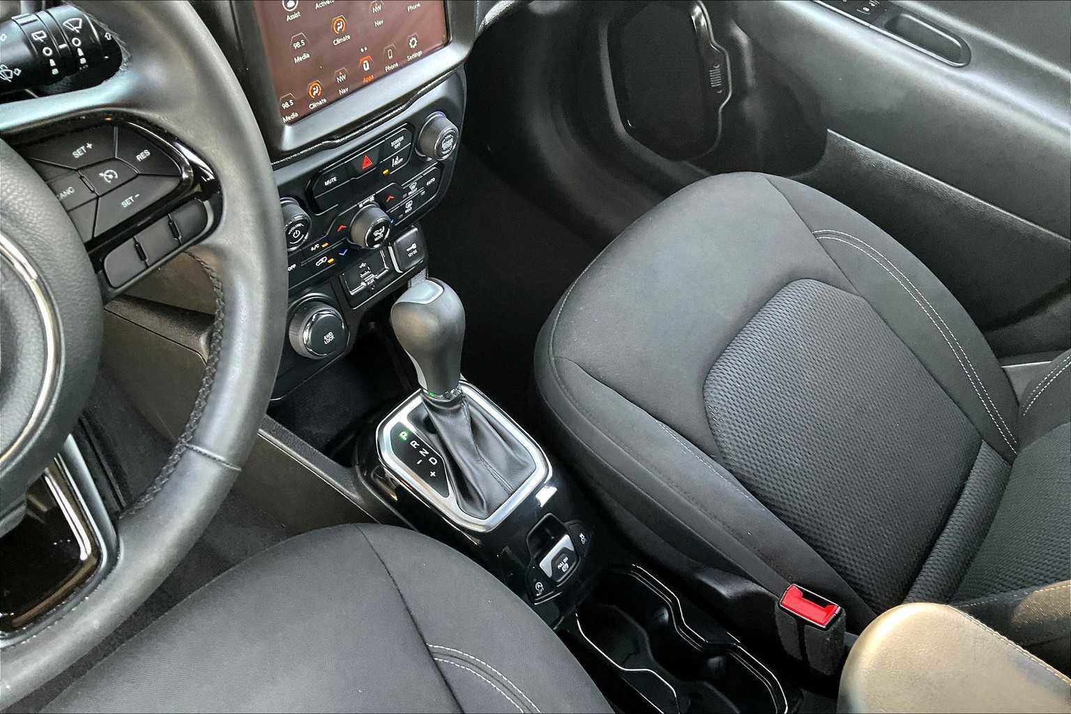 Certified 2022 Jeep Renegade Altitude image 15