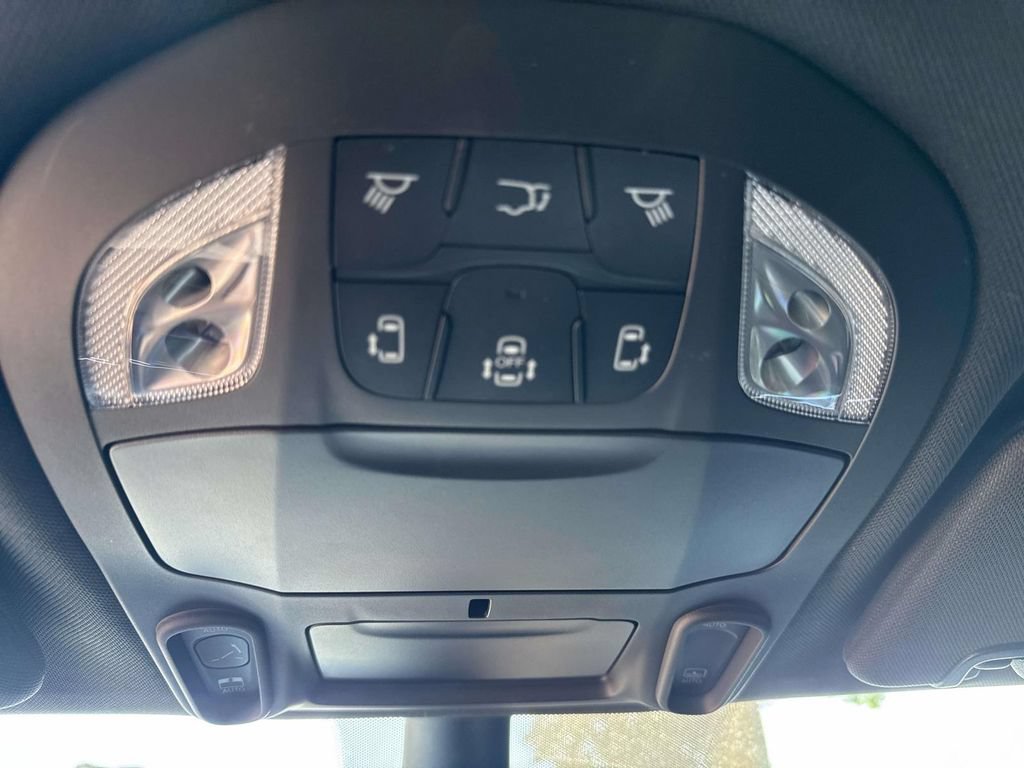 New 2027 Chrysler Pacifica Limited w/ S Appearance Package FWD image 26