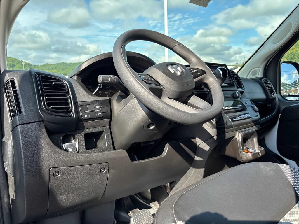 Used 2025 RAM ProMaster 3500 w/ Convenience Group FWD image 11