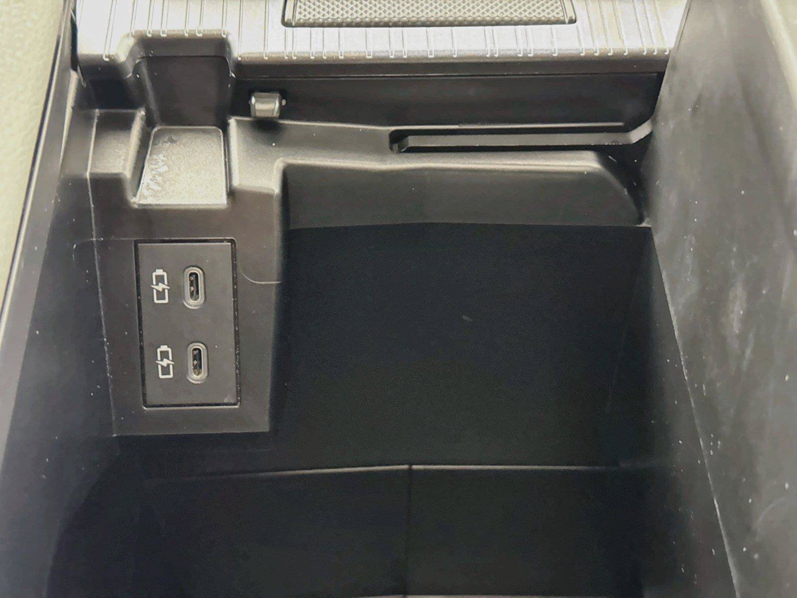 Certified 2025 Toyota Sienna XLE FWD image 34