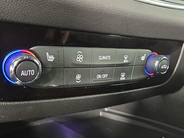 Used 2022 Buick Enclave Essence w/ Experience Buick Package image 21