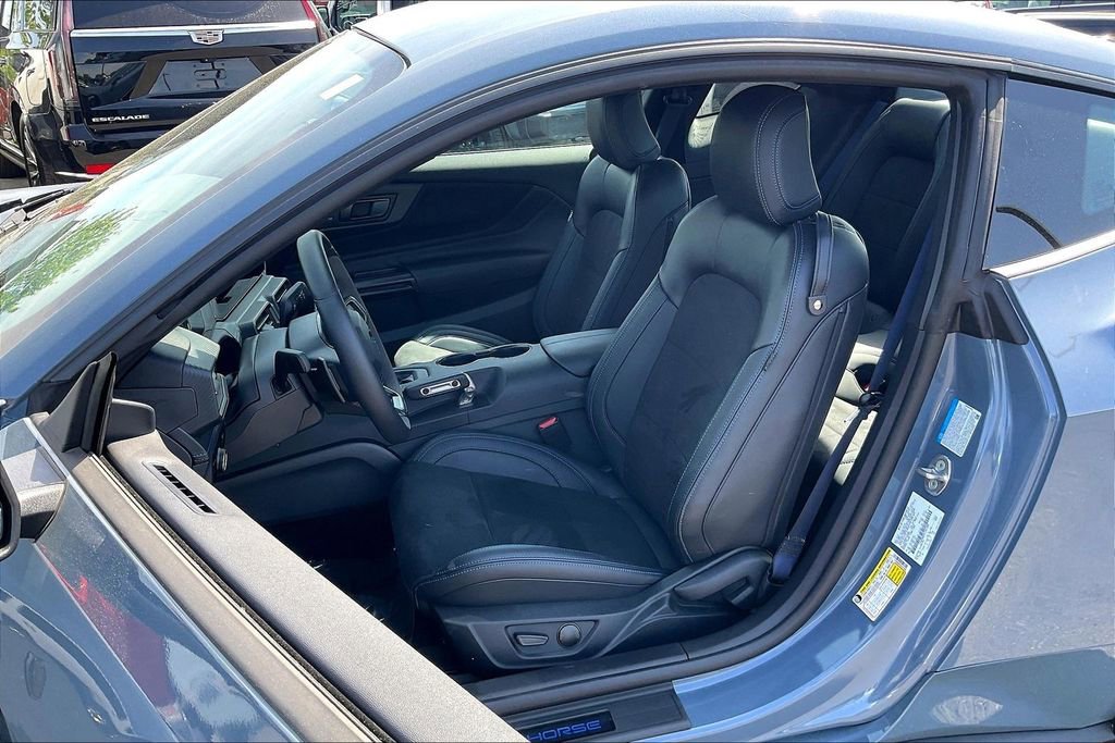 Used 2025 Ford Mustang Dark Horse image 23