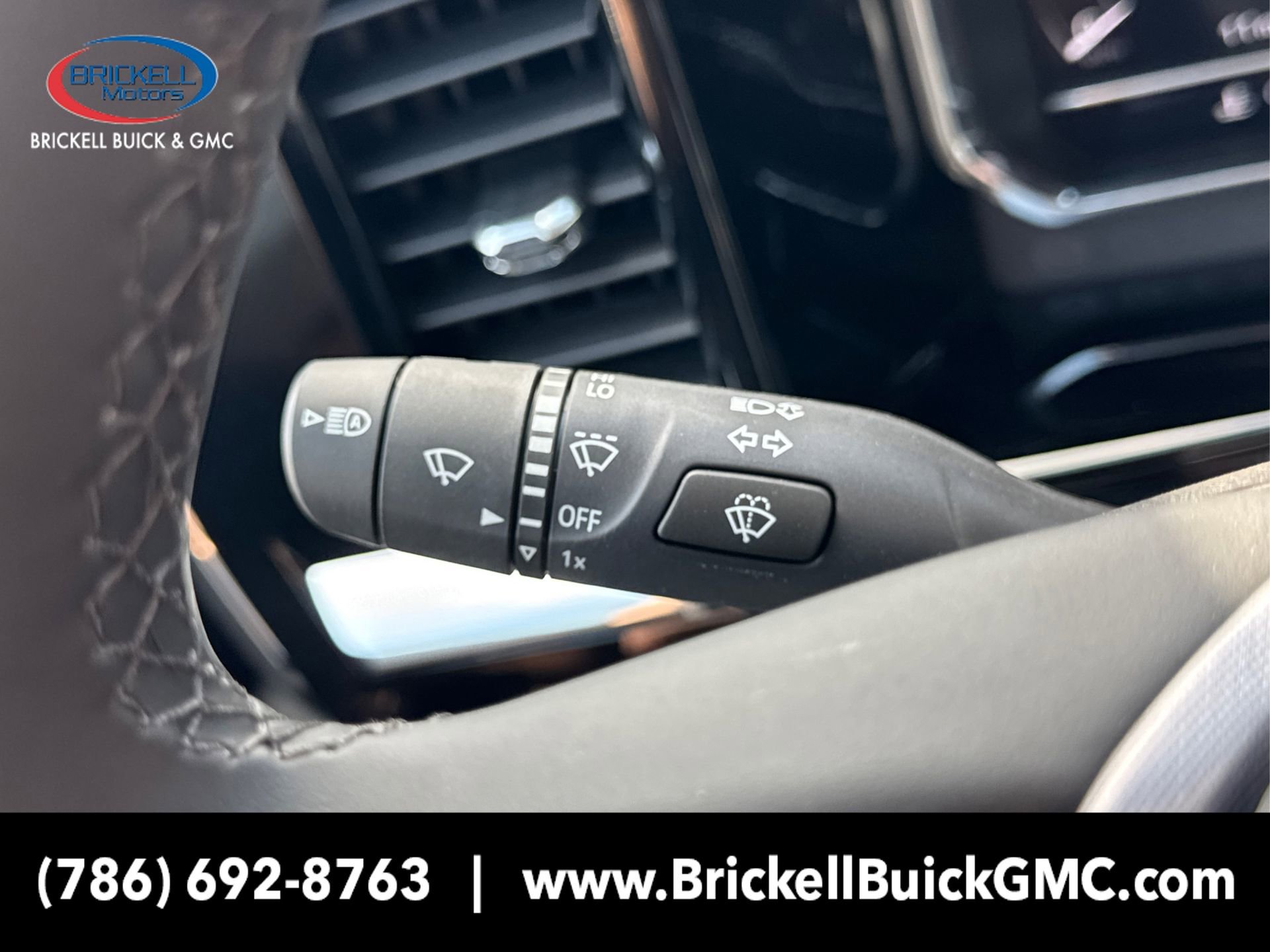 New 2025 GMC Sierra 3500 SLT w/ SLT Convenience Package image 32