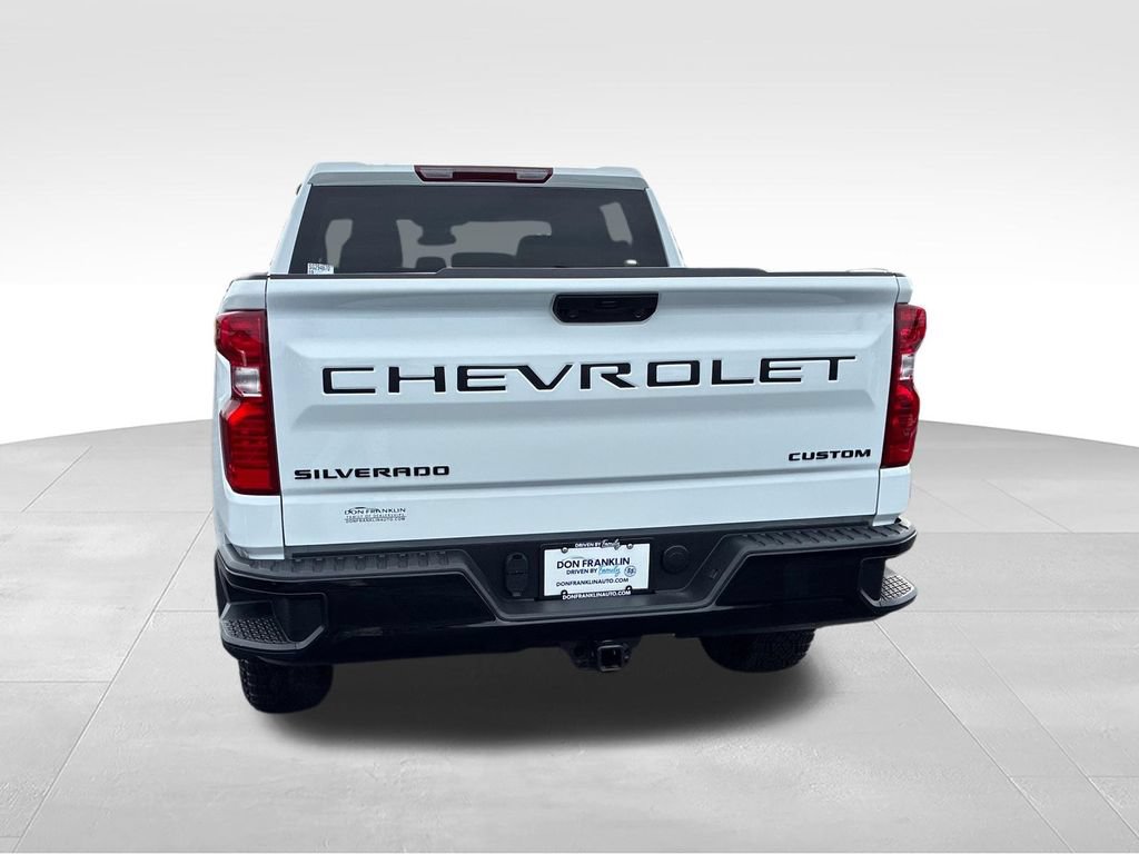 Used 2025 Chevrolet Silverado 1500 Custom Trail Boss w/ LPO, Dark Essentials Package AWD/4WD image 4