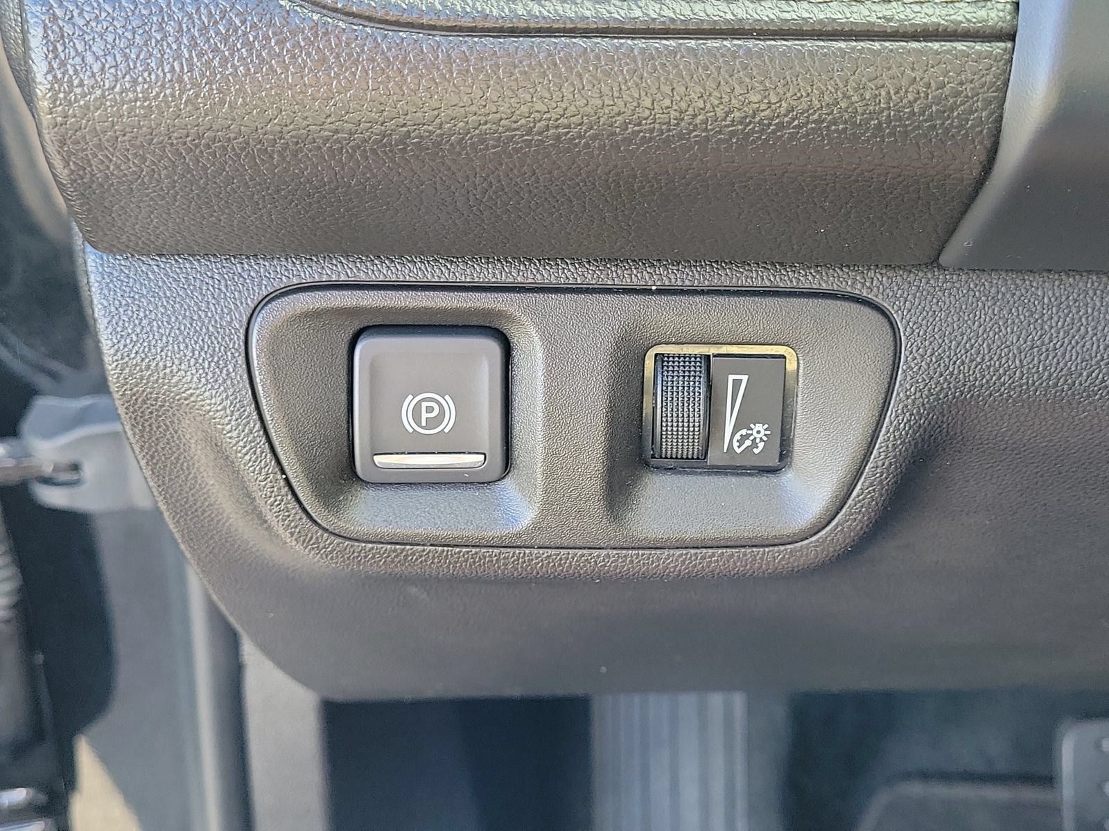 Used 2020 GMC Acadia Denali FWD image 32