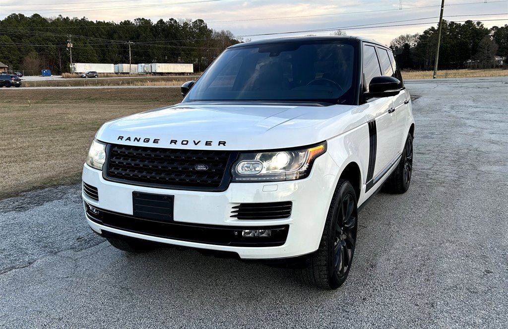 Used 2014 Land Rover Range Rover Supercharged image 2