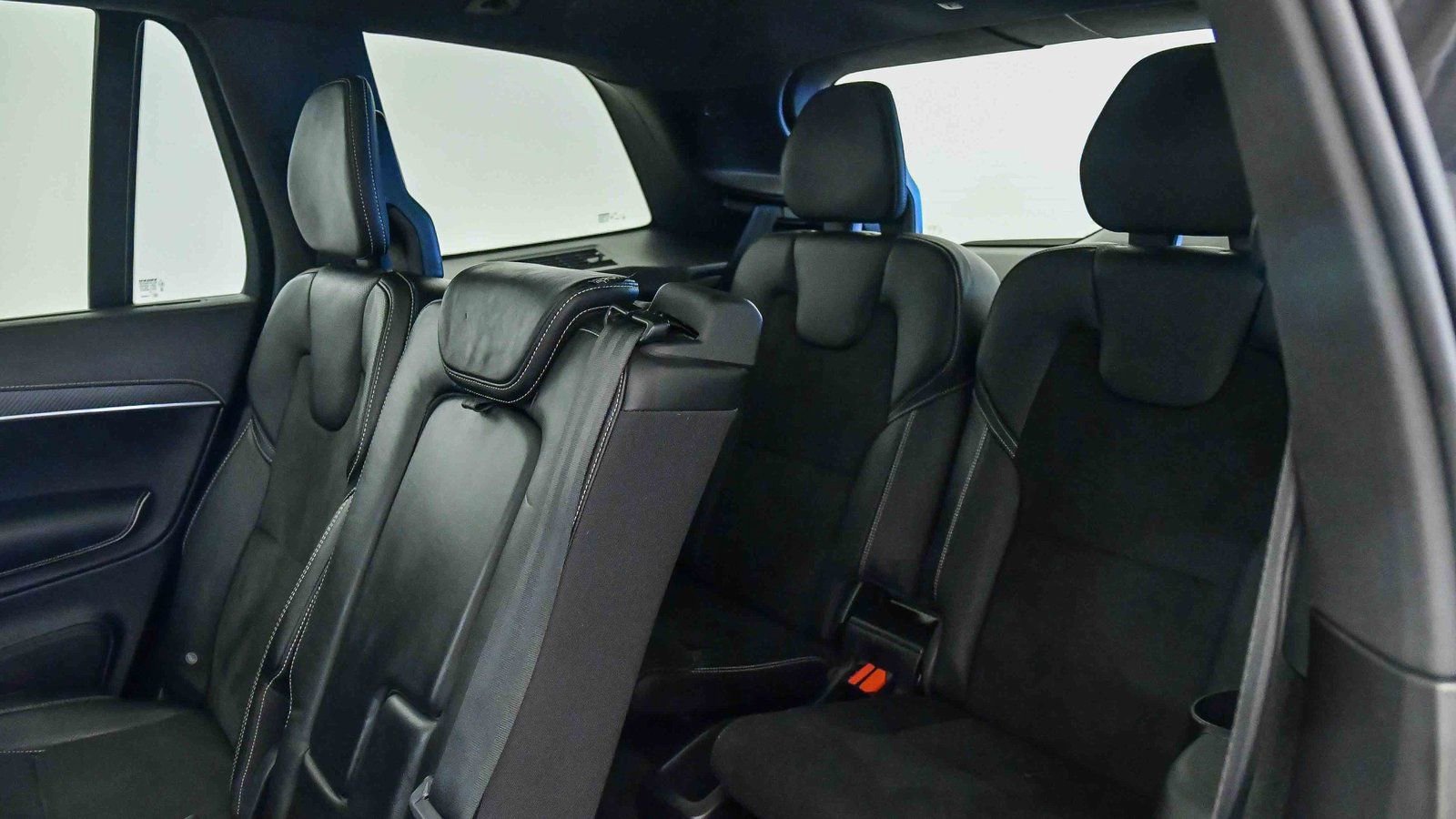 Used 2019 Volvo XC90 T8 R-Design w/ Advanced Package image 30