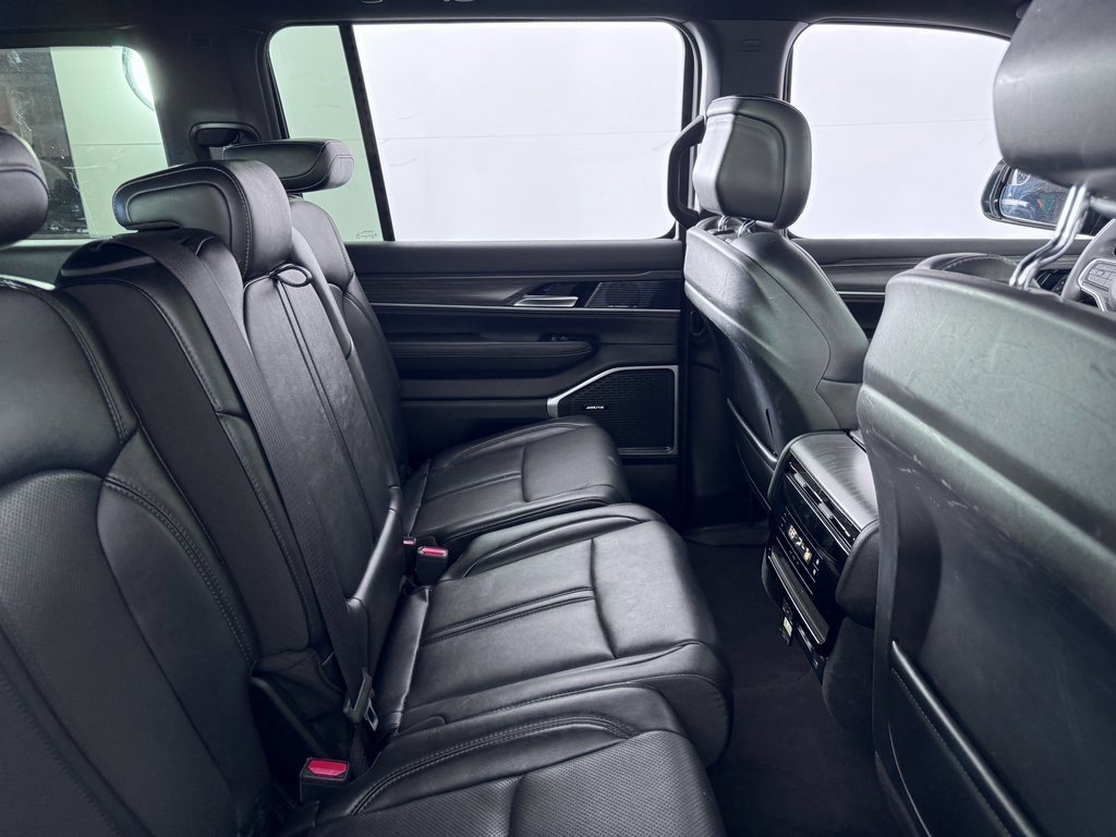 Used 2023 Jeep Wagoneer L Series II image 14