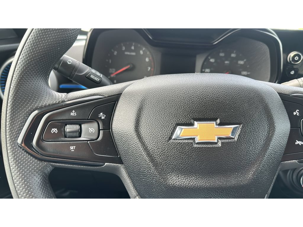 Used 2025 Chevrolet Trax LS FWD image 20