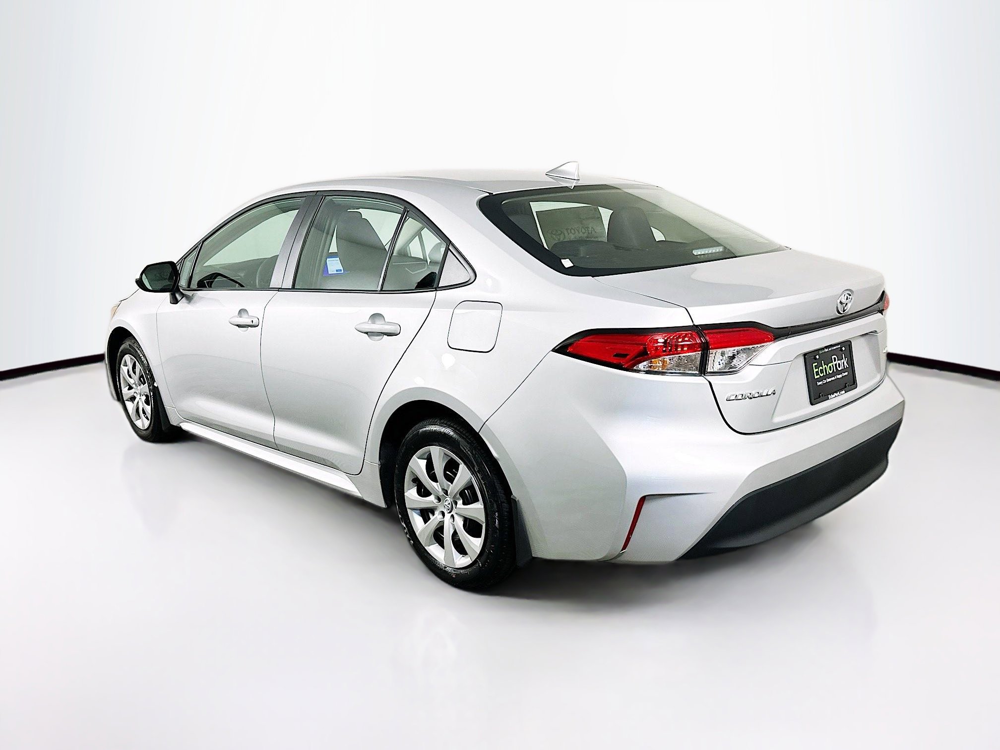 Used 2026 Toyota Corolla LE image 5