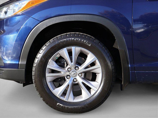 Used 2015 Toyota Highlander XLE AWD/4WD image 29