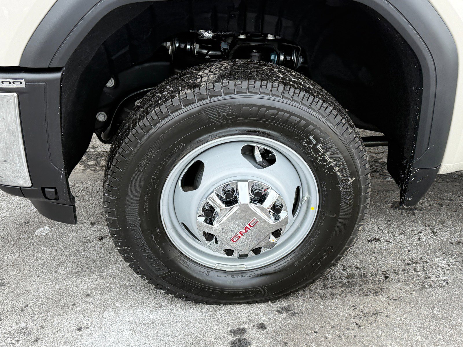 New 2026 GMC Sierra 3500 SLE image 9