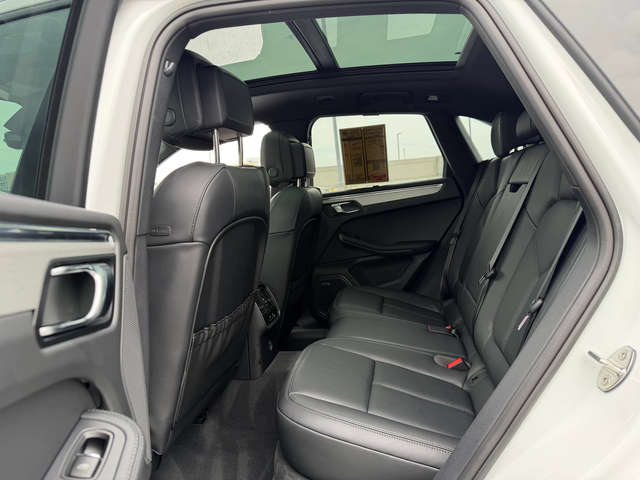 Certified 2026 Porsche Macan AWD/4WD image 20