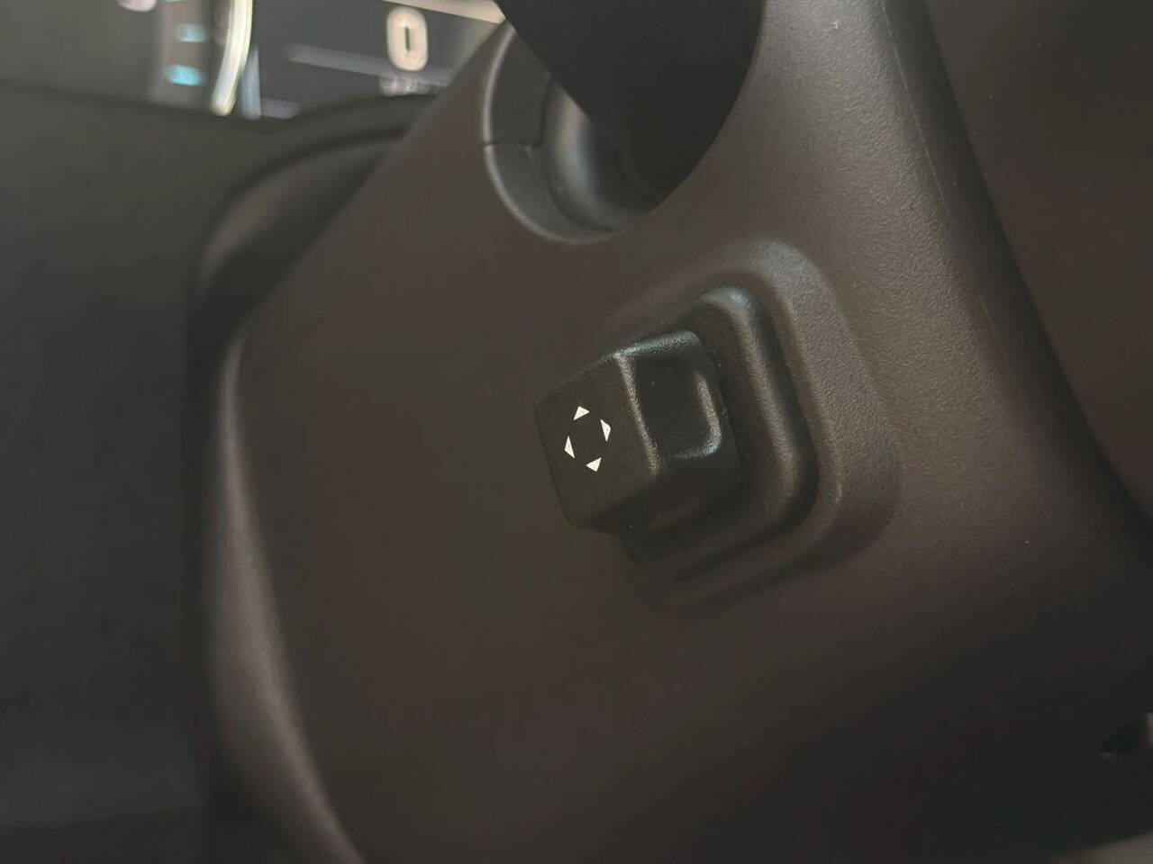 Used 2015 Chevrolet Suburban LT AWD/4WD image 17
