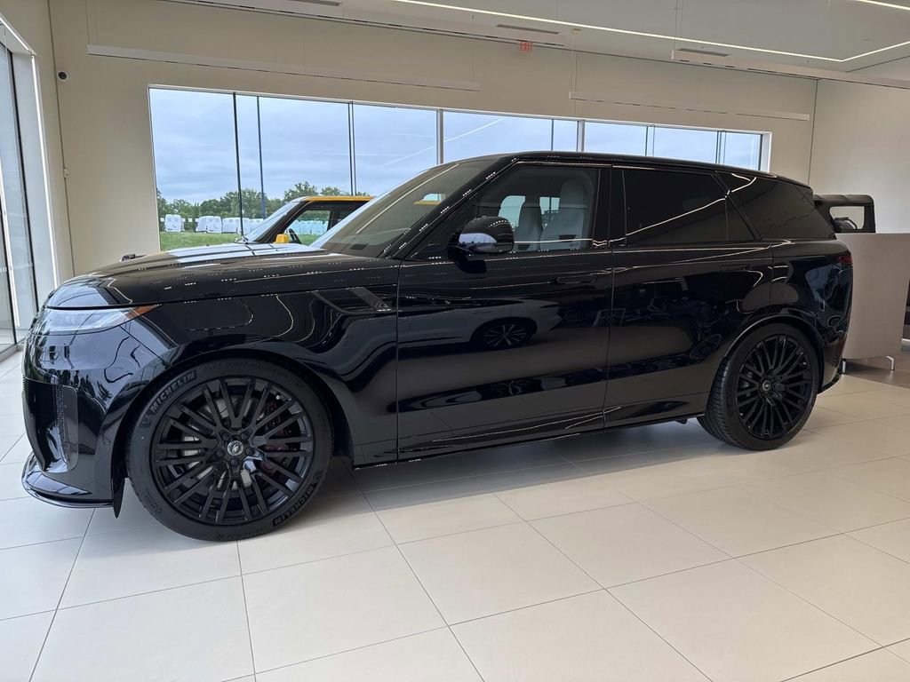 Used 2025 Land Rover Range Rover Sport SV Edition Two AWD/4WD image 2