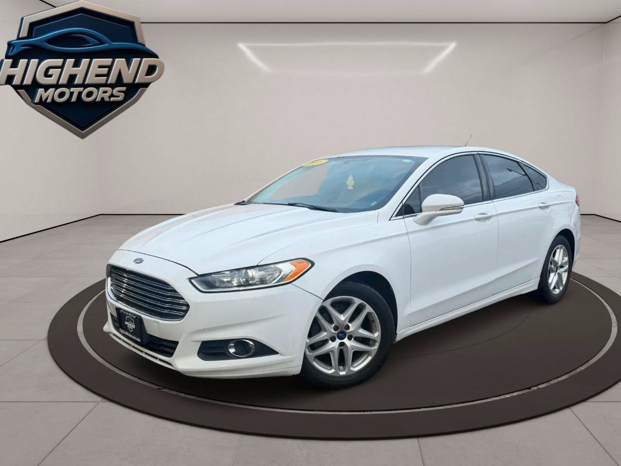 Used 2016 Ford Fusion SE w/ Equipment Group 202A FWD image 2