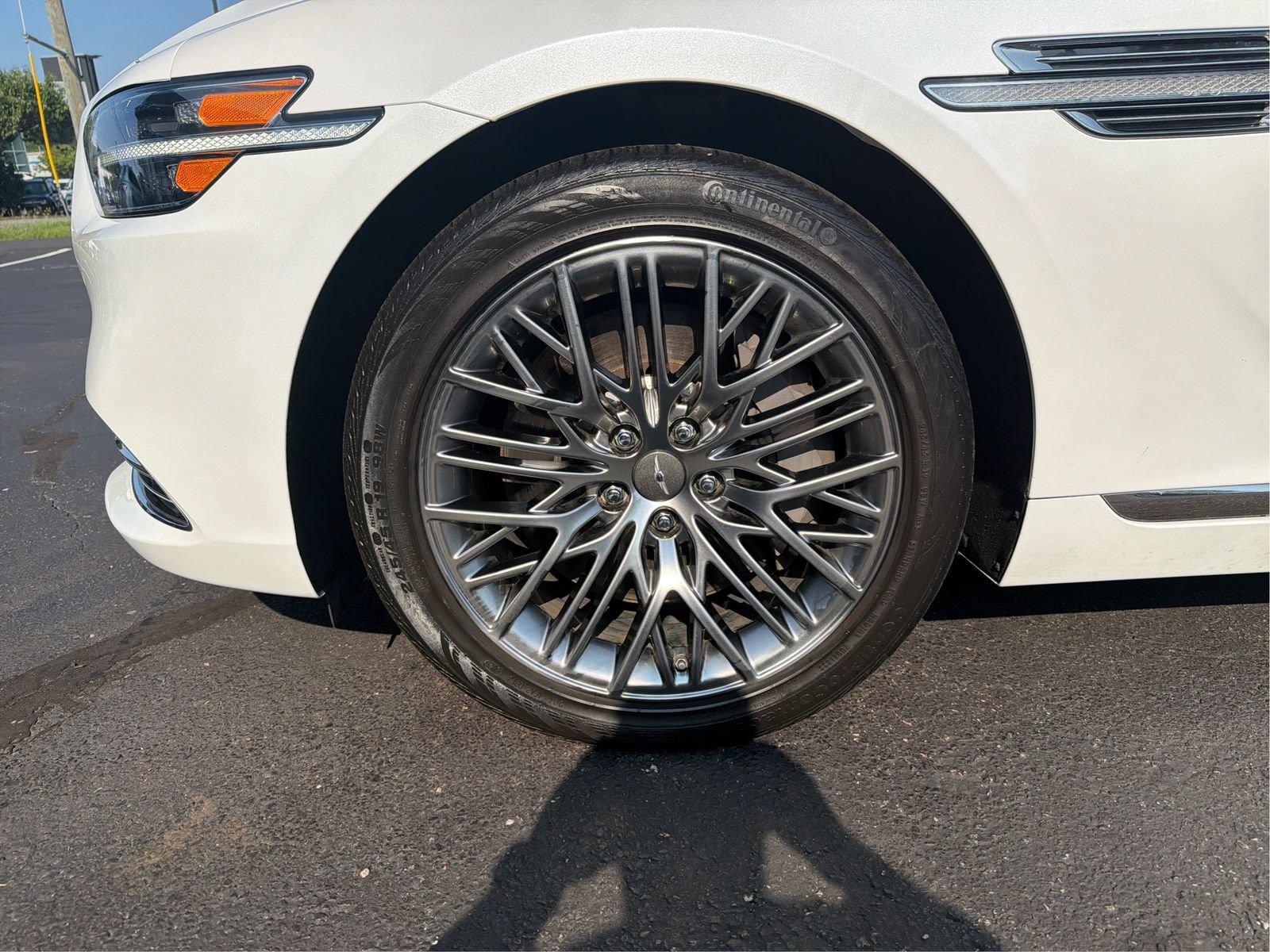 Used 2022 Genesis G90 3.3T Premium AWD/4WD image 25