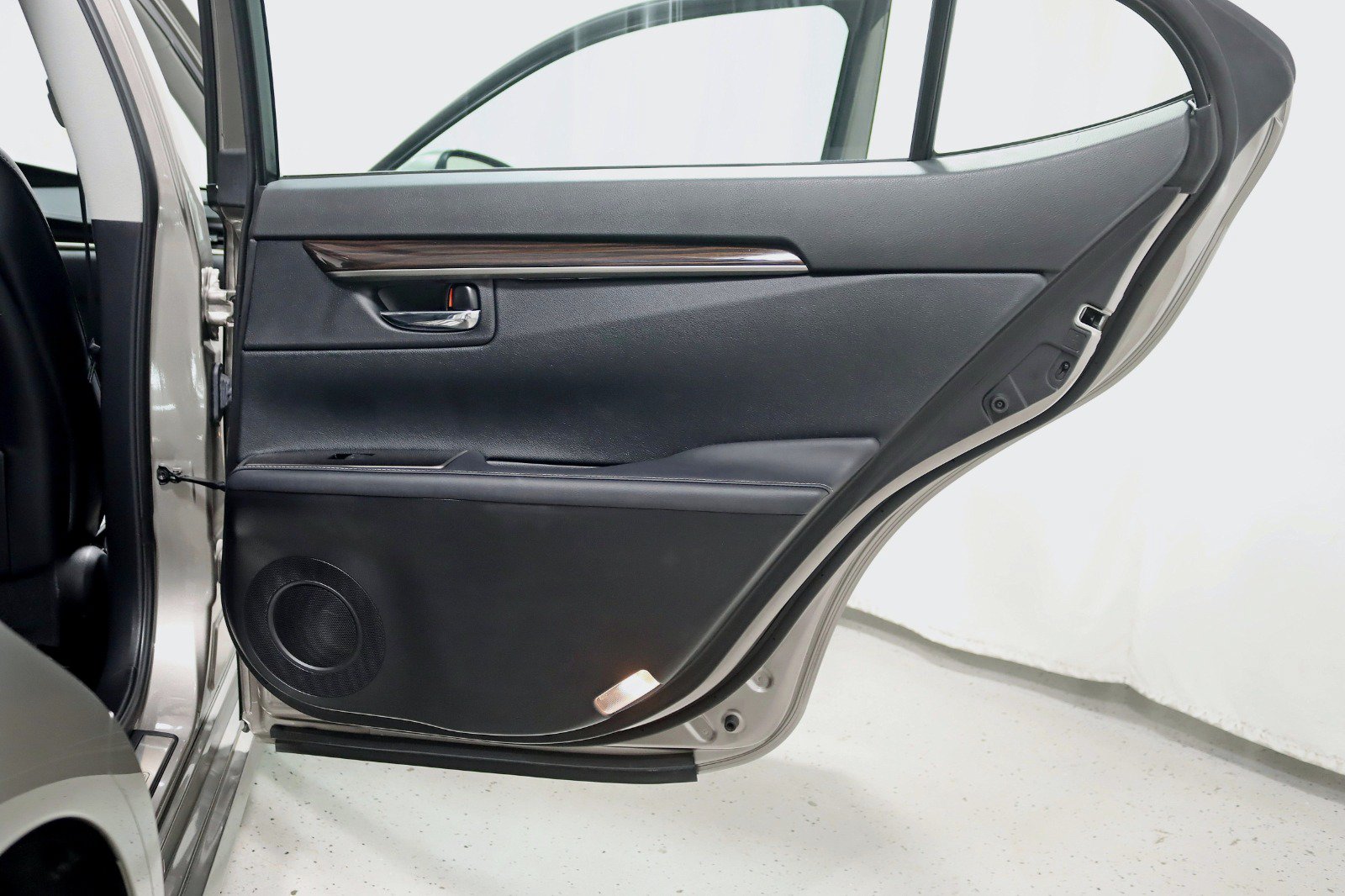 Used 2017 Lexus ES 350 w/ Premium Package FWD image 33