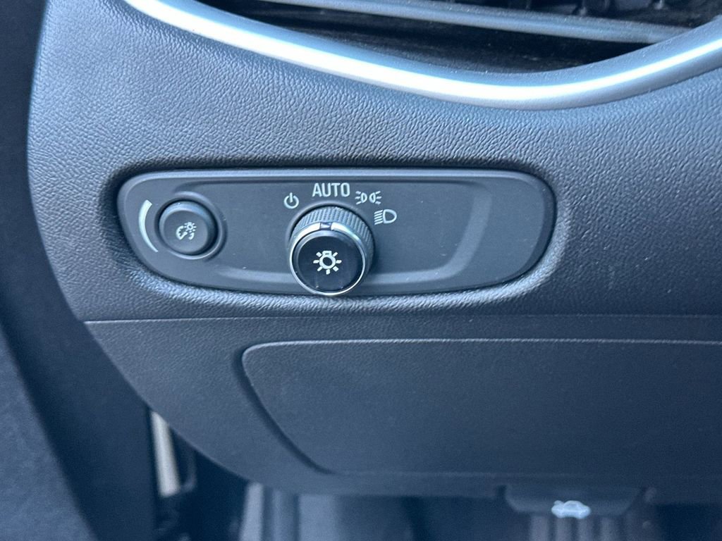 Used 2023 Chevrolet Malibu LT image 29