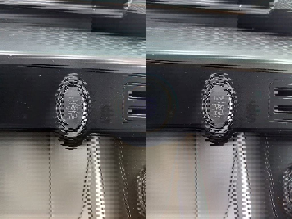 Certified 2024 Kia Carnival LX image 24