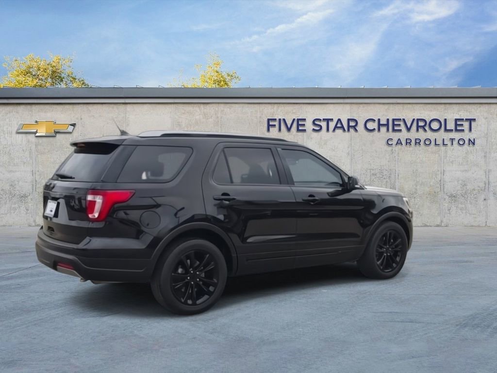 Used 2019 Ford Explorer XLT w/ Equipment Group 202A image 8