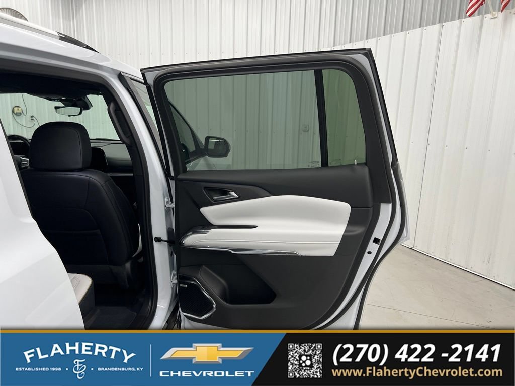 Used 2026 Chevrolet Traverse High Country AWD/4WD image 12