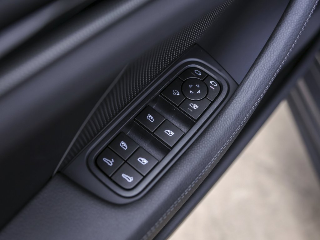 New 2026 Porsche Panamera RWD image 28