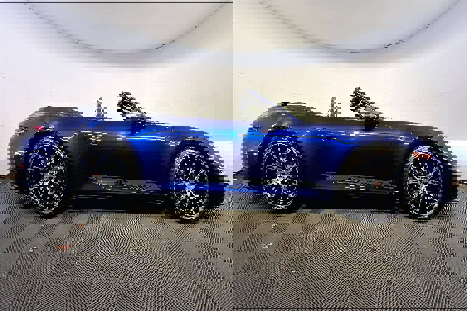 Used 2025 Porsche 911 Carrera T image 8