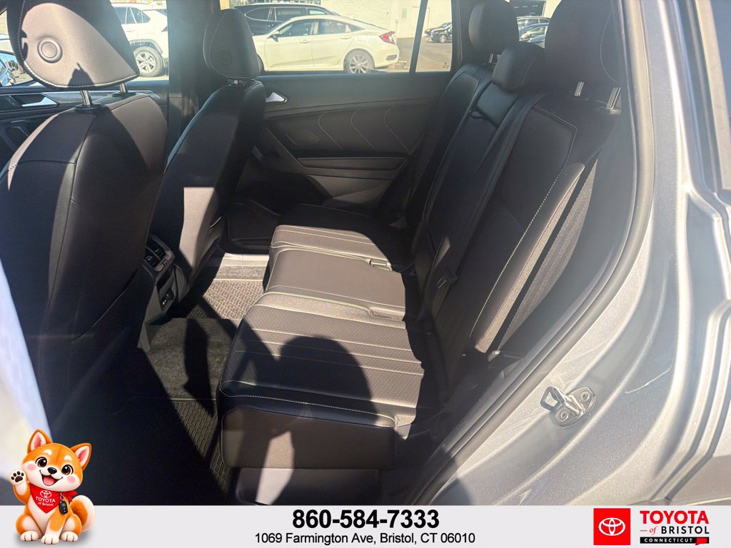 Used 2023 Volkswagen Tiguan SE R-Line AWD/4WD image 30
