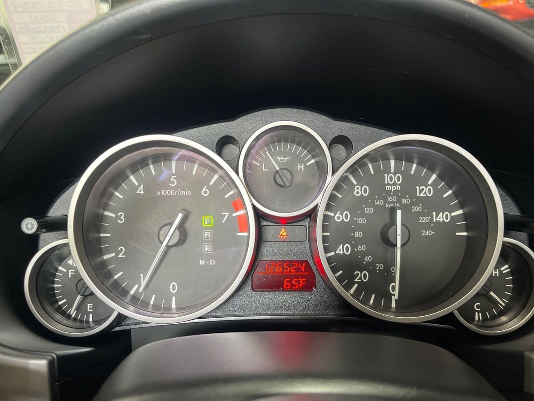 Used 2011 MAZDA MX-5 Miata Sport image 11