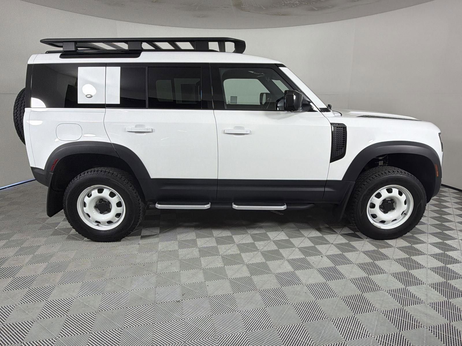 Used 2023 Land Rover Defender 110 S image 6