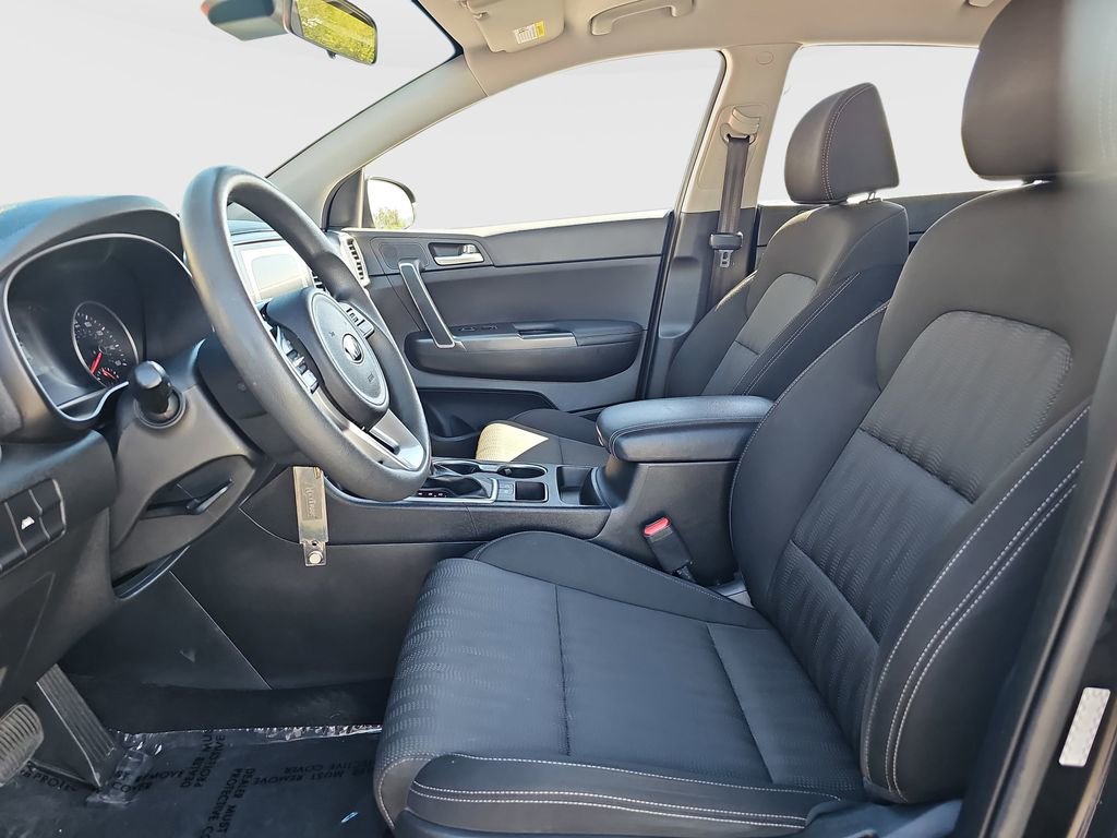 Used 2020 Kia Sportage LX image 16