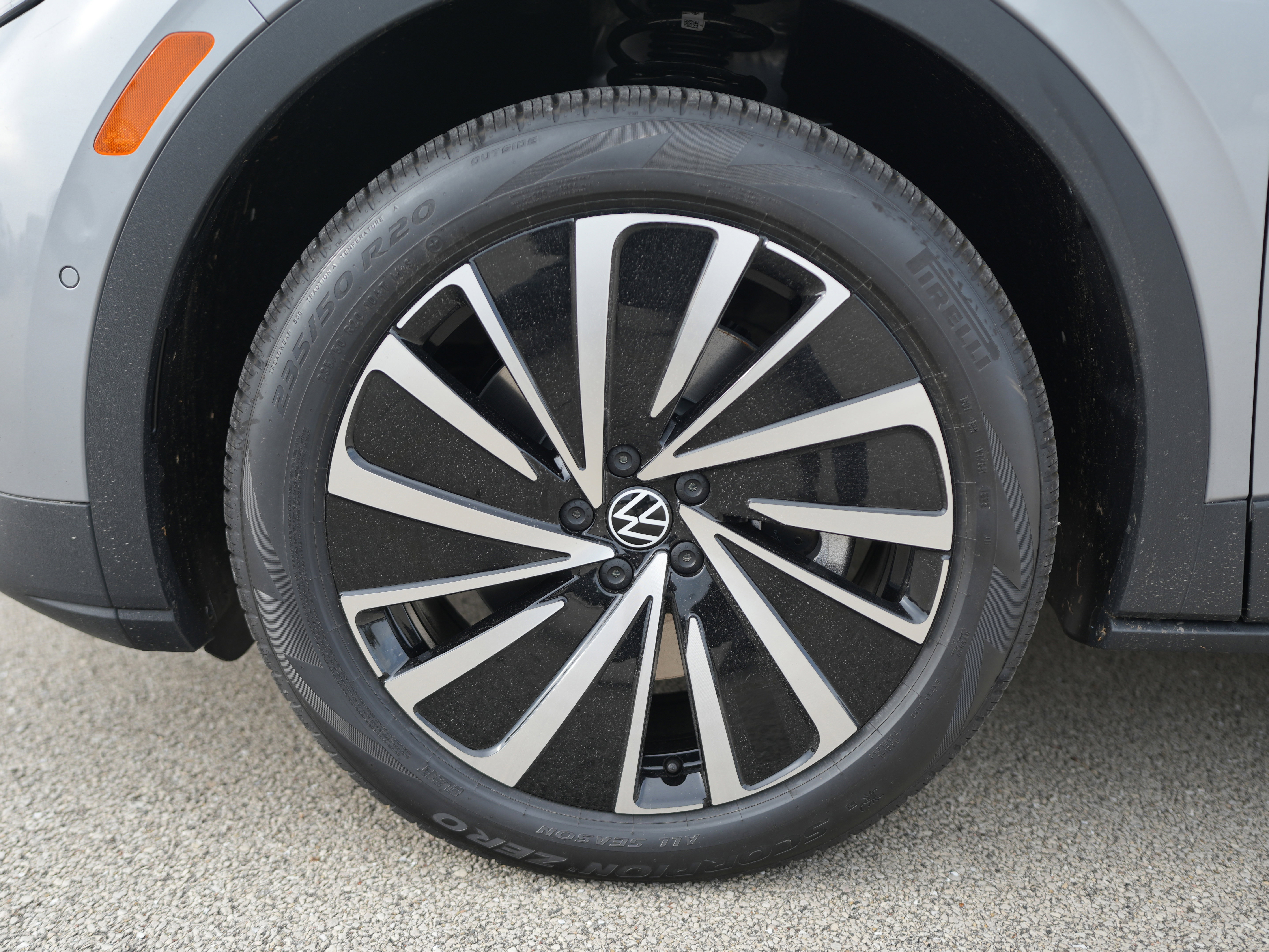 New 2025 Volkswagen ID.4 Pro image 11