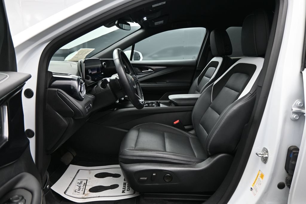 Used 2024 Chevrolet Blazer EV LT AWD/4WD image 9
