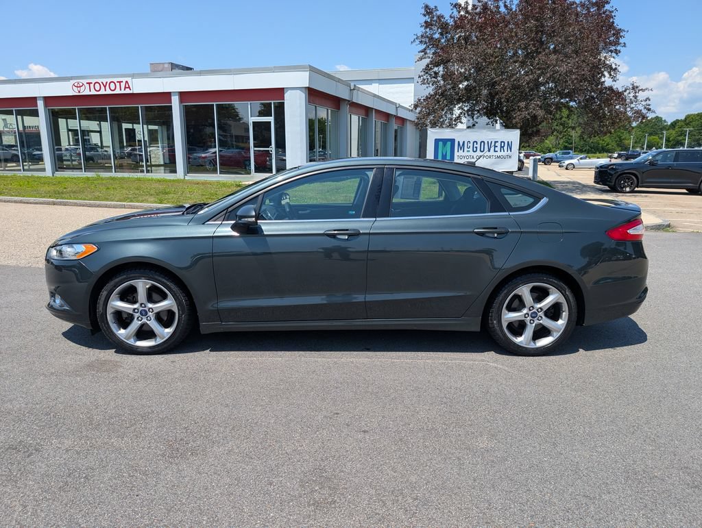 Used 2015 Ford Fusion SE w/ Equipment Group 201A FWD image 2