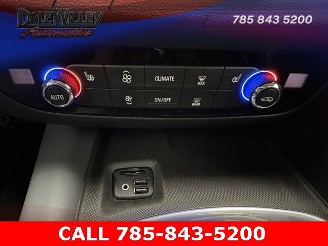 Used 2021 Buick Enclave Essence image 9