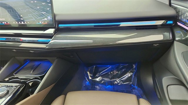 Used 2024 BMW 530i xDrive image 36