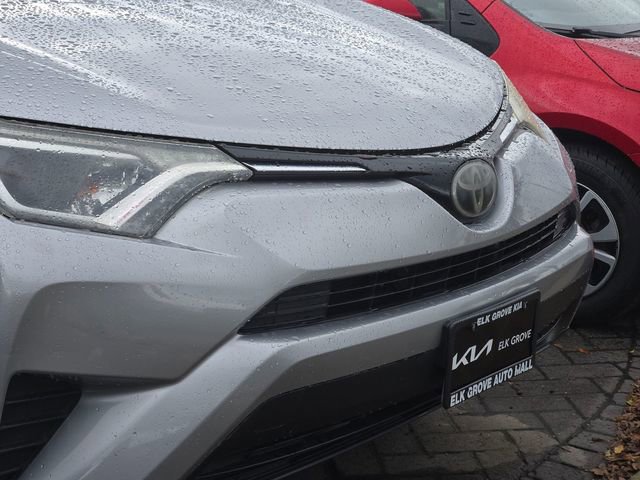 Used 2018 Toyota RAV4 LE image 5