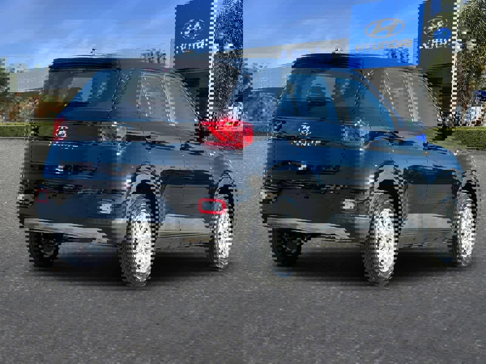 New 2026 Hyundai Venue SE image 2