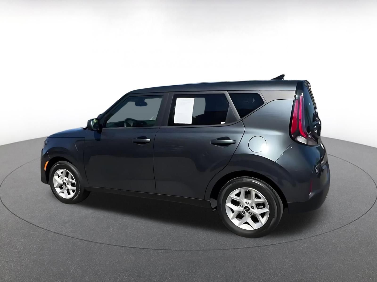 Used 2025 Kia Soul LX w/ LX Technology Package image 10