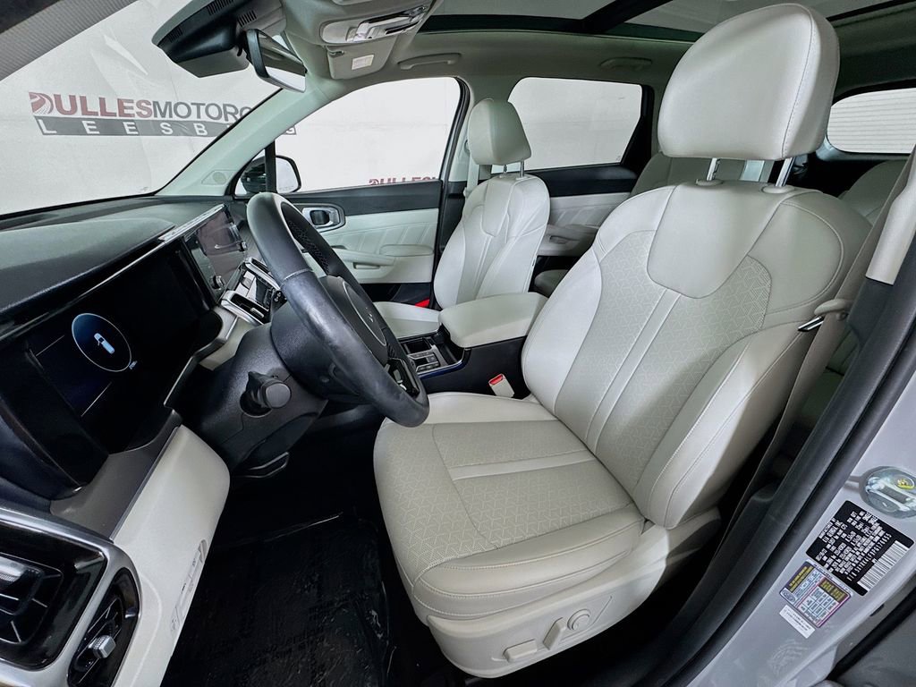 Used 2023 Kia Sorento SX image 21