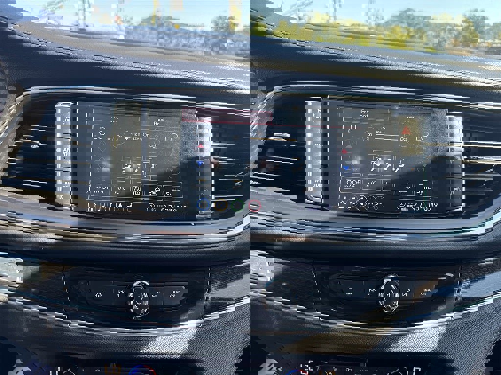 Used 2021 Buick Enclave Avenir w/ Avenir Technology Package image 22