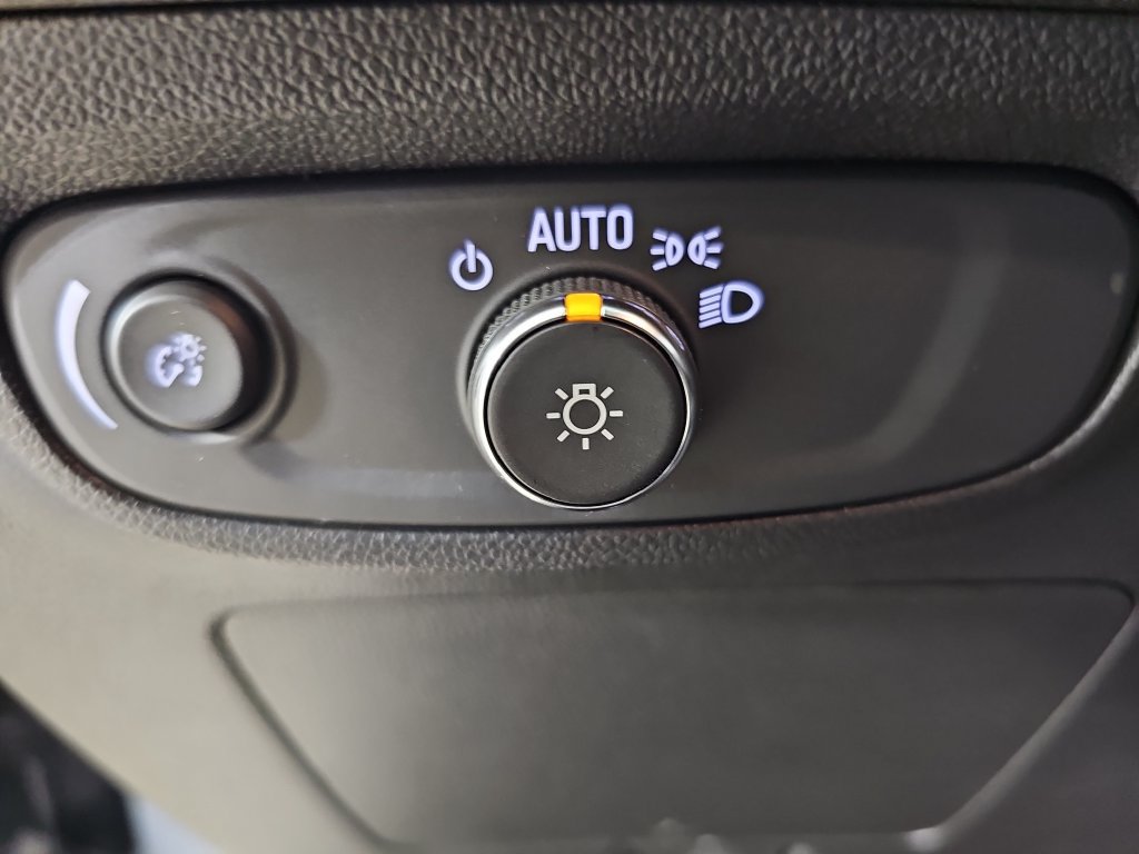 Certified 2024 Buick Encore GX Preferred w/ Comfort Package FWD image 31