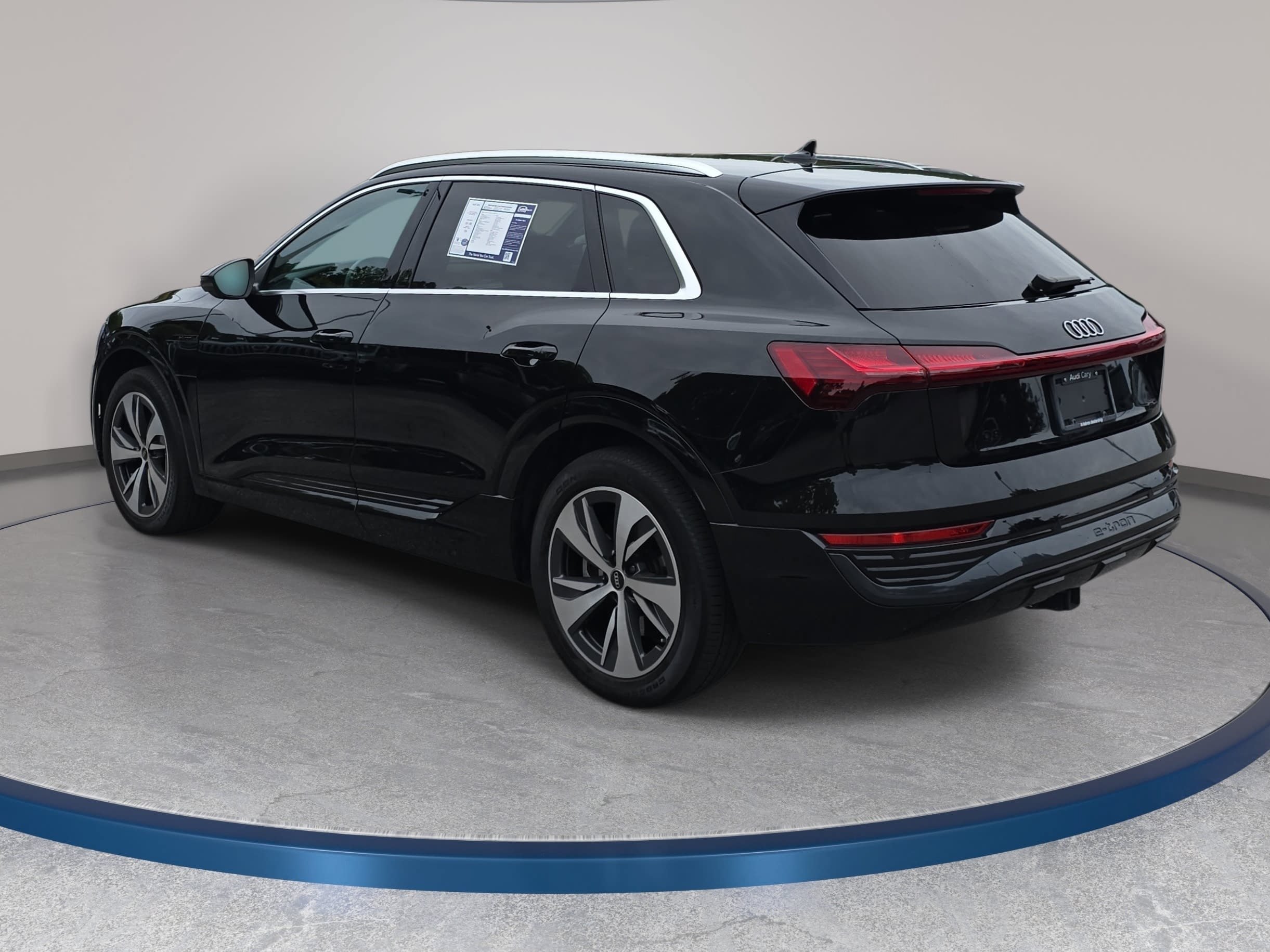Used 2024 Audi Q8 e-tron Premium Plus AWD/4WD image 7