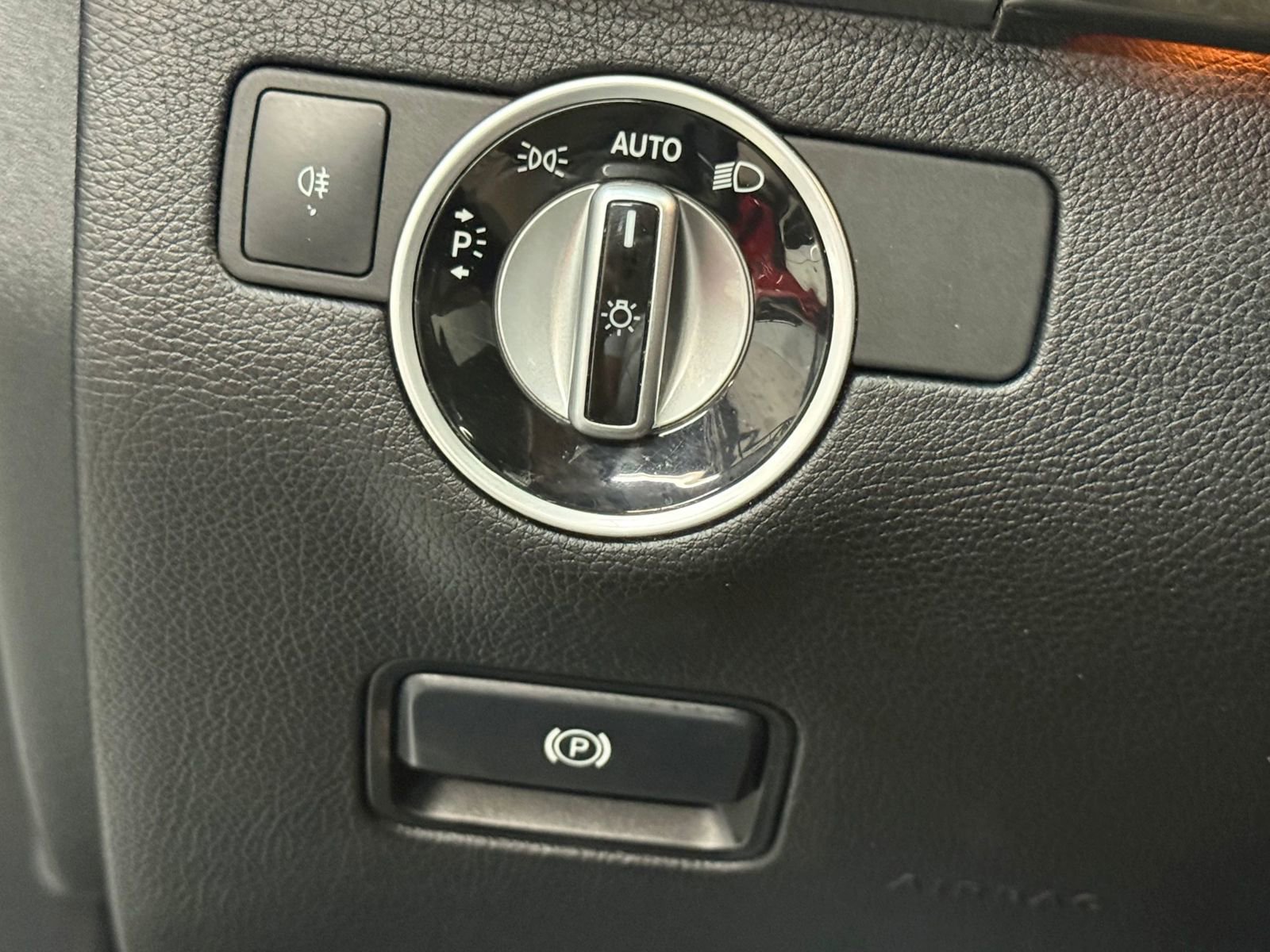 Used 2016 Mercedes-Benz GL 320 BlueTEC 4MATIC w/ Premium I Package image 31