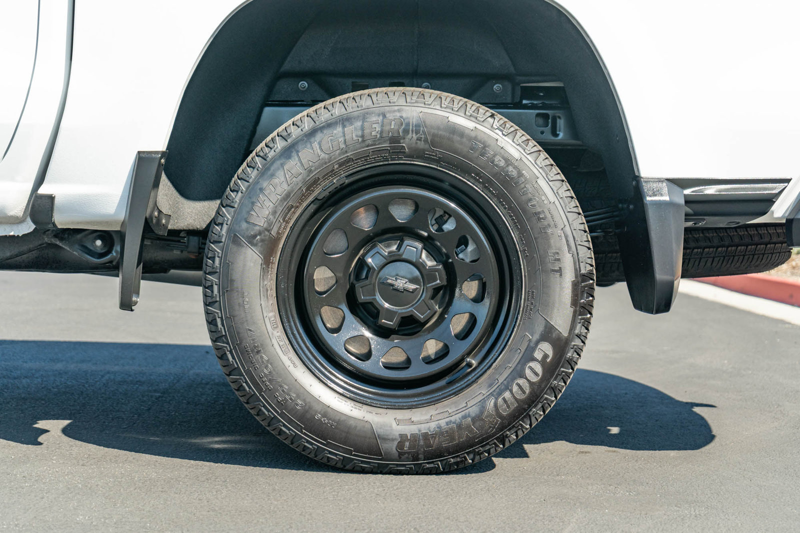 Used 2024 Chevrolet Colorado W/T RWD image 6